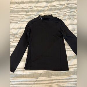 Youth Small Unisex Under Armour ColdGear Black Top